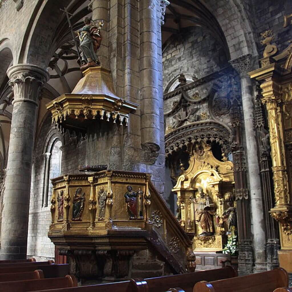 サン・ペドロ・デ・ハカ大聖堂