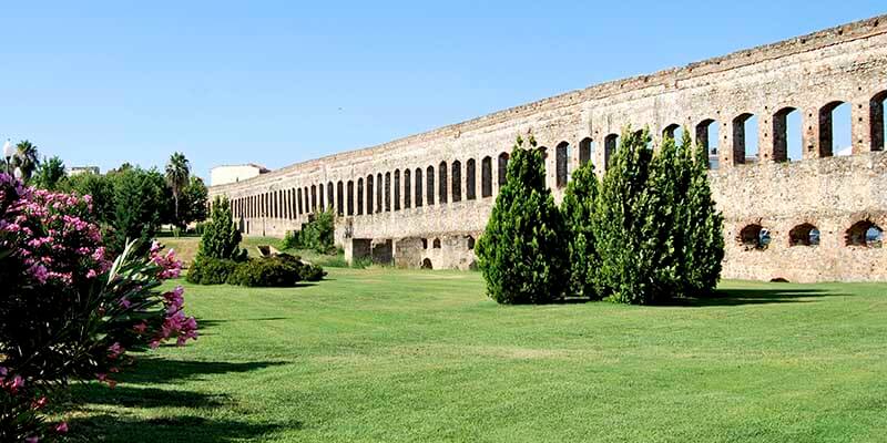 Acueducto y Termas de San Lázaro