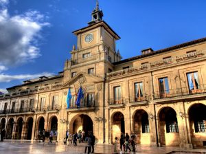 From Oviedo by bike in guesthouses and hotels