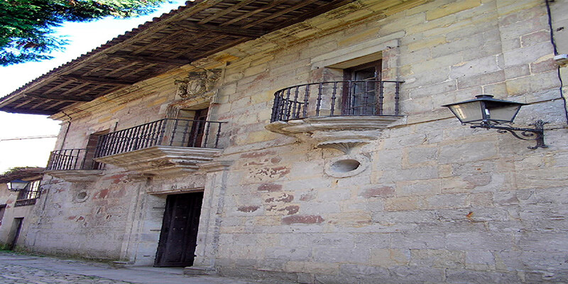 Casa de los Bustamante