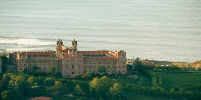 Edificios y jardines de la Universidad Pontificia