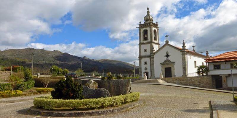 Iglesia de Vitorino dos Piães