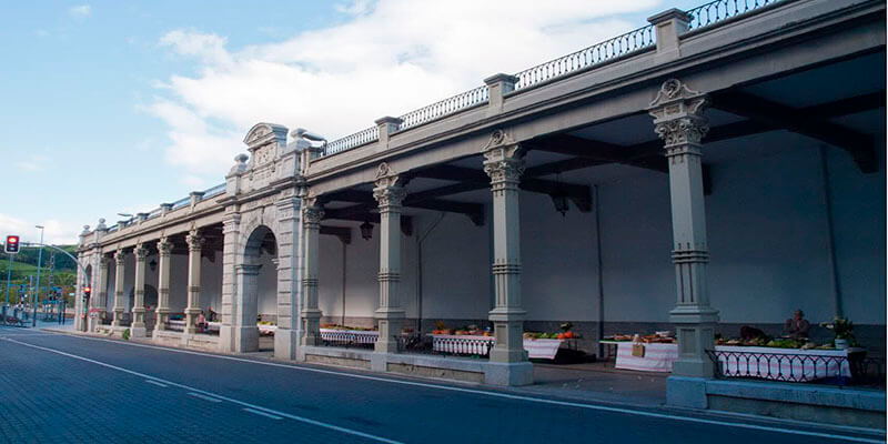 El Paseo Cubierto y el Mercado