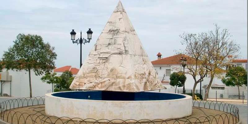 Monumento a Cervantes y a las Doncellas