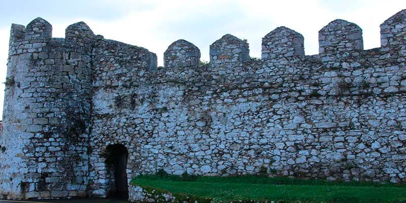 Muralla de Llanes