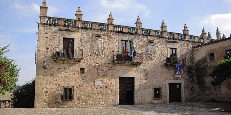 Museo de Cáceres - Palacio de las Veletas y Casa de los Caballos