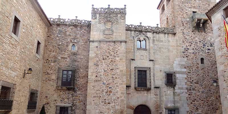 Palacio de los Golfines de Abajo