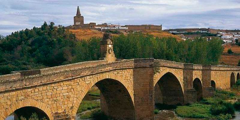 Puente de Manrique de Lara