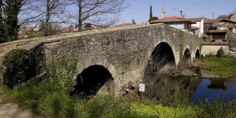 Puente Medieval del Río Furelos