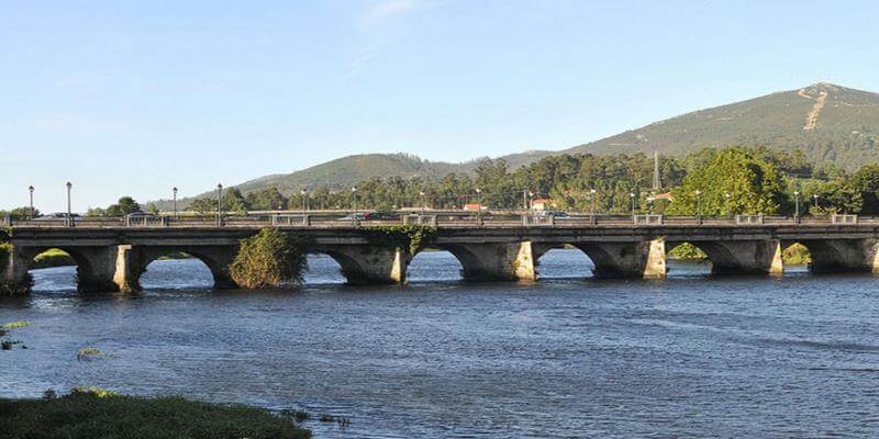 Puente Románico