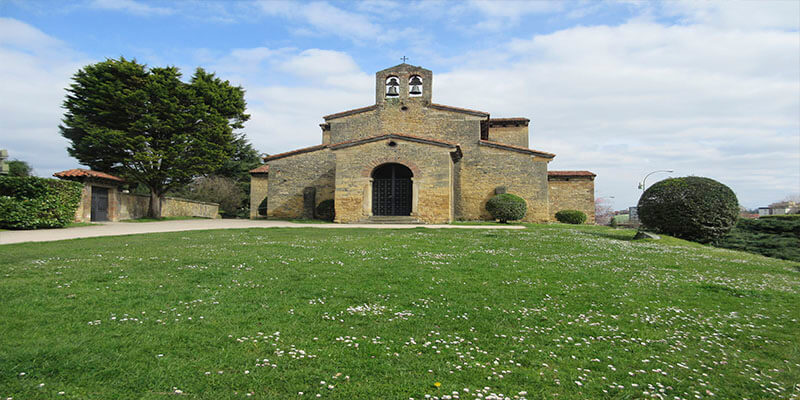 Iglesia de San Julián de los Prados