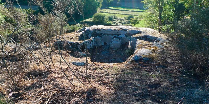 Sepulturas antropomorfas de Fornás