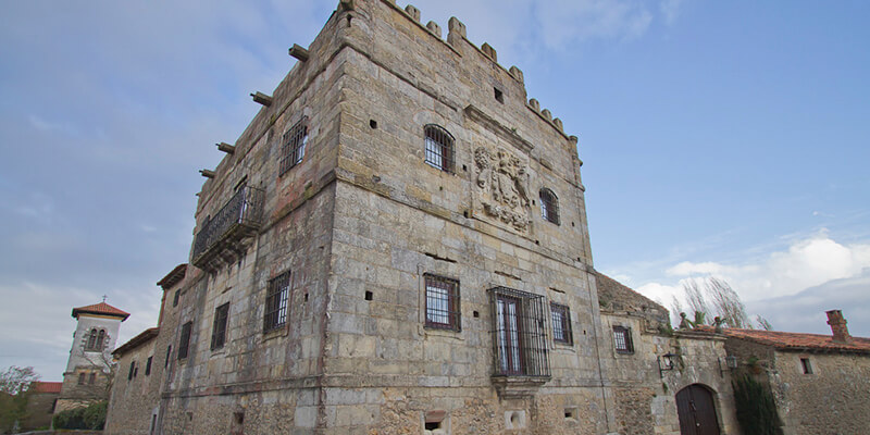 Torre de Don Beltrán de la Cueva