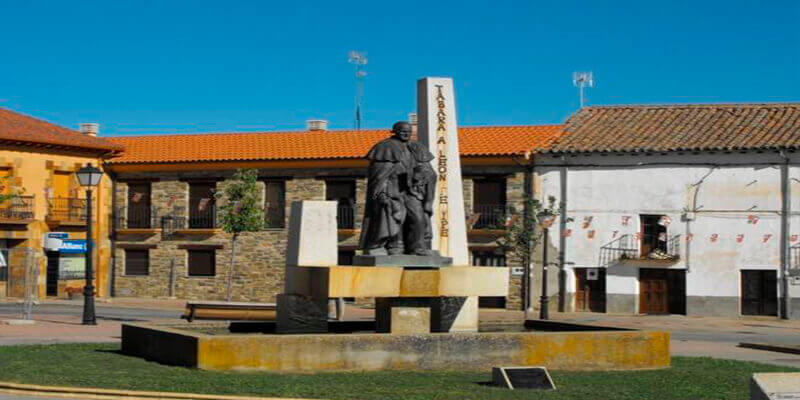 Estatua de León Felipe